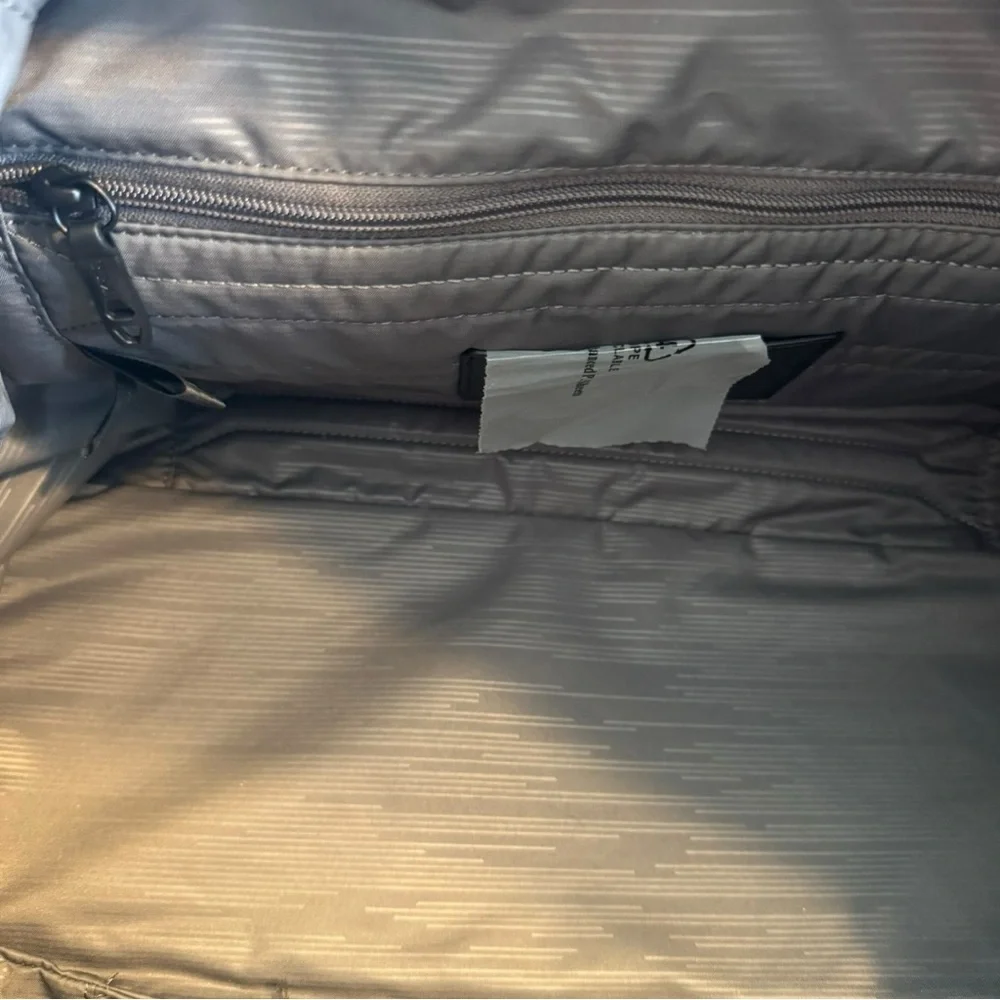 Tumi Sonoma Day Duffel Bag in Black New